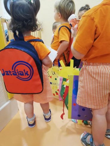 ¿ QUÉ OFRECE LA ESCUELA INFANTIL?